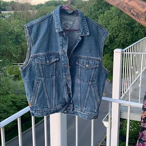 Vintage original jordache cut off jean vest!